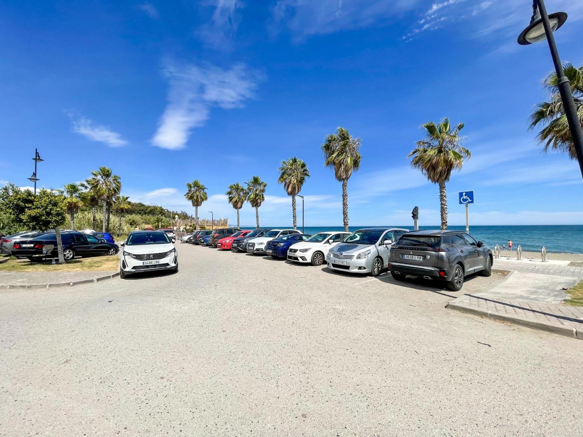 Modern Apartment With Terrace - 2 Min From The Beach Estepona Zewnętrze zdjęcie