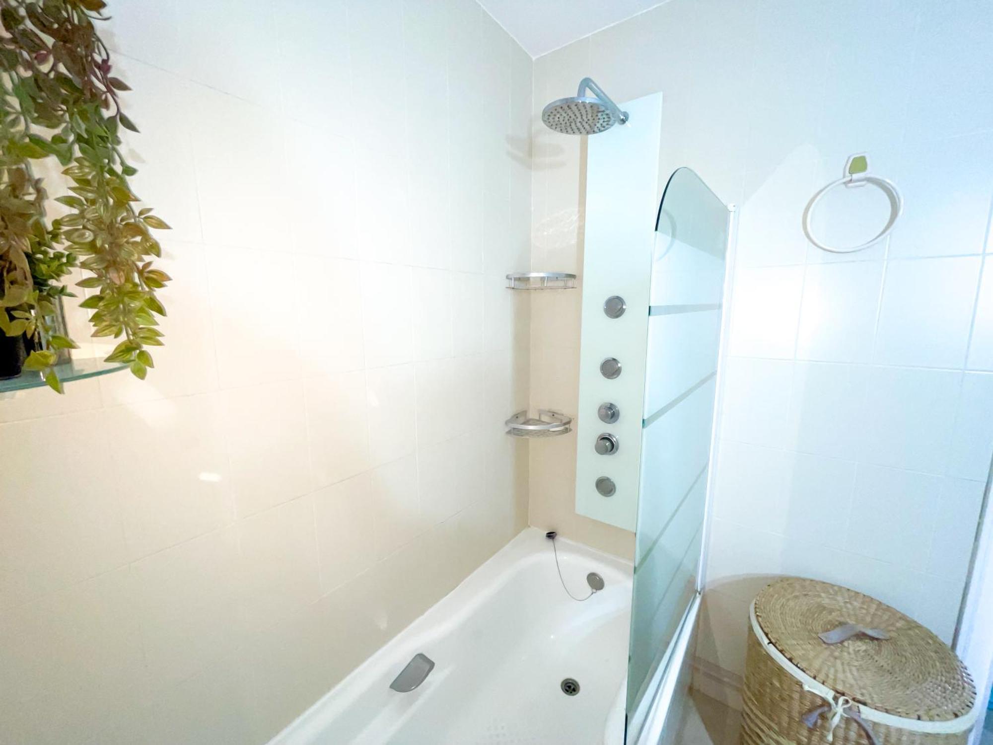 Modern Apartment With Terrace - 2 Min From The Beach Estepona Zewnętrze zdjęcie