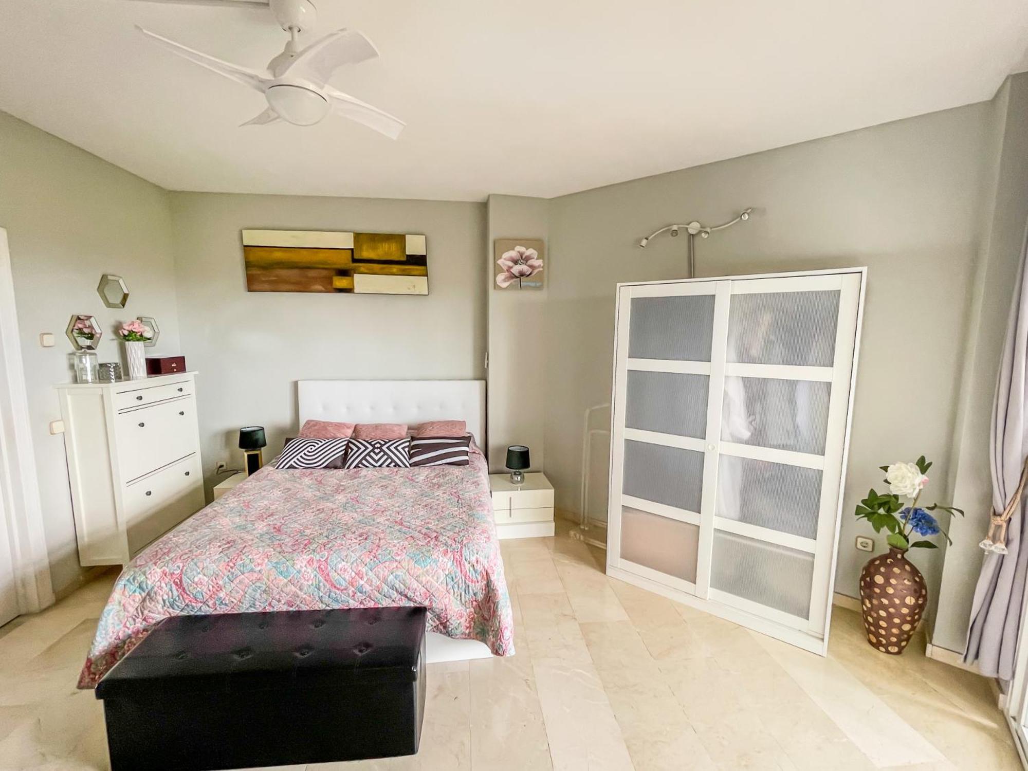 Modern Apartment With Terrace - 2 Min From The Beach Estepona Zewnętrze zdjęcie